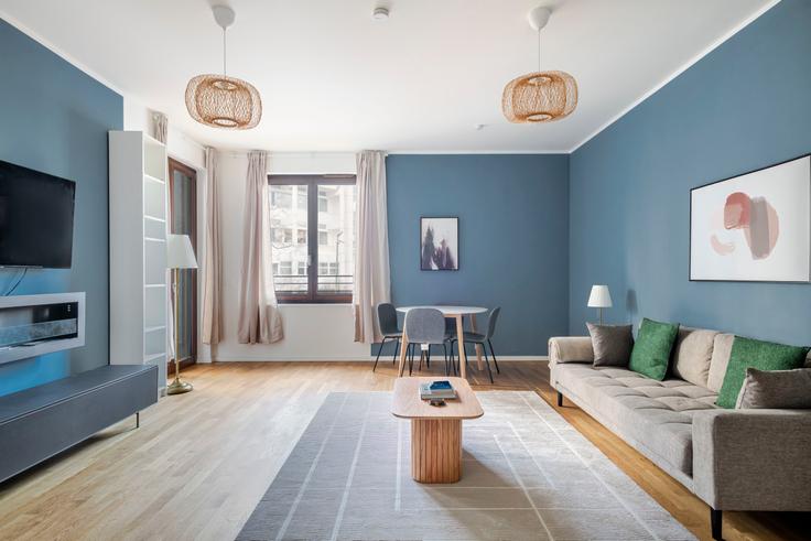 Salle de séjour élégante avec mobilier moderne dans un appartement à Schlesinger à Berlin, Berlin