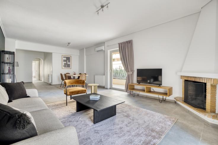 Elegantly designed living room with modern furnishings in an apartment at bdc66756-3dda-48fa-9268-ce0c21e2f03b in Vrilissia, Athens