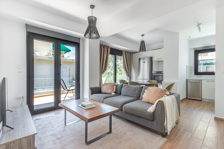 Salle de séjour élégante avec mobilier moderne dans un appartement à Evrou 88 Athens à Central Athens, Athens Salle de séjour élégante avec mobilier moderne dans un appartement à Evrou 88 Athens à Central Athens, Athens