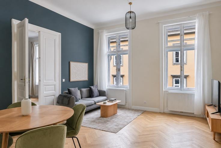 Vienna, Vienna에 위치한 Münzgasse 4 유닛의 세련된 인테리어가 돋보이는 거실 Vienna, Vienna에 위치한 Münzgasse 4 유닛의 세련된 인테리어가 돋보이는 거실
