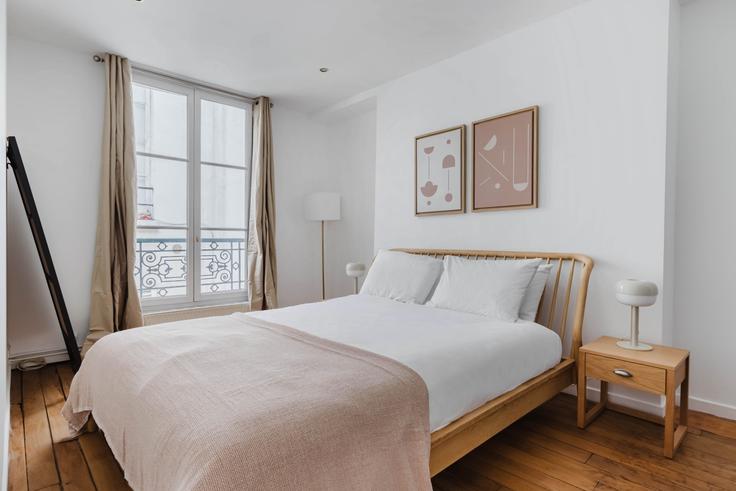 小物 DEUXIEMECLASSE.L' Appartement.IENA.plage Furnished Apartment for rent Avenue d'Iéna, Paris | Ref 27399