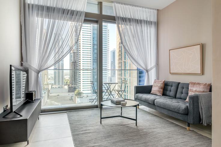 Dubai Marina, Dubai에 위치한 Marina gate marina gate 아파트의 세련된 인테리어가 돋보이는 거실