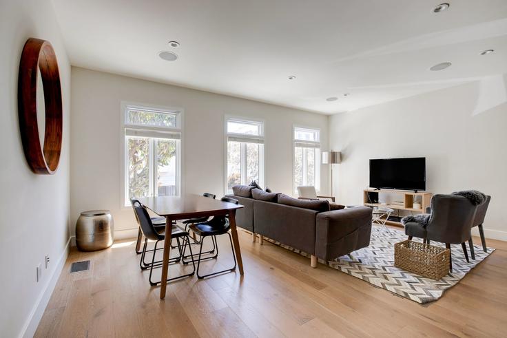 San Francisco, San Francisco에 위치한 1512 Pacific Ave 아파트의 세련된 인테리어가 돋보이는 거실 San Francisco, San Francisco에 위치한 1512 Pacific Ave 아파트의 세련된 인테리어가 돋보이는 거실