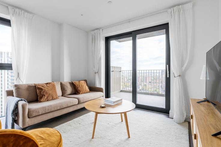 Elegant gestaltetes Wohnzimmer mit moderner Einrichtung in einer Wohnung im Hawksbury Heights 11 Hewson Way LONDON SE17 1LD in London Borough of Southwark, London Elegant gestaltetes Wohnzimmer mit moderner Einrichtung in einer Wohnung im Hawksbury Heights 11 Hewson Way LONDON SE17 1LD in London Borough of Southwark, London