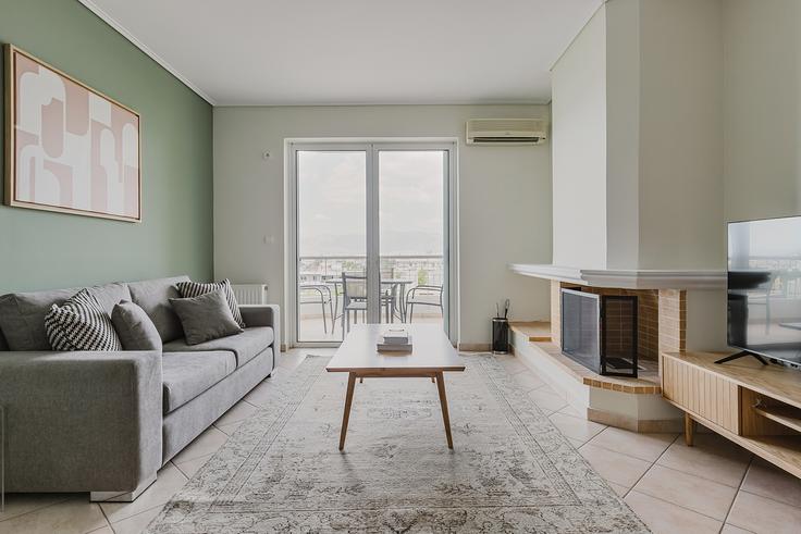 Salle de séjour élégante avec mobilier moderne dans un appartement à 28is Oktovriou IV à Agia Paraskevi, Athens