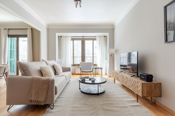 Elegantly designed living room with modern furnishings in an apartment at Aribau 254 in Galvany, Barcelona