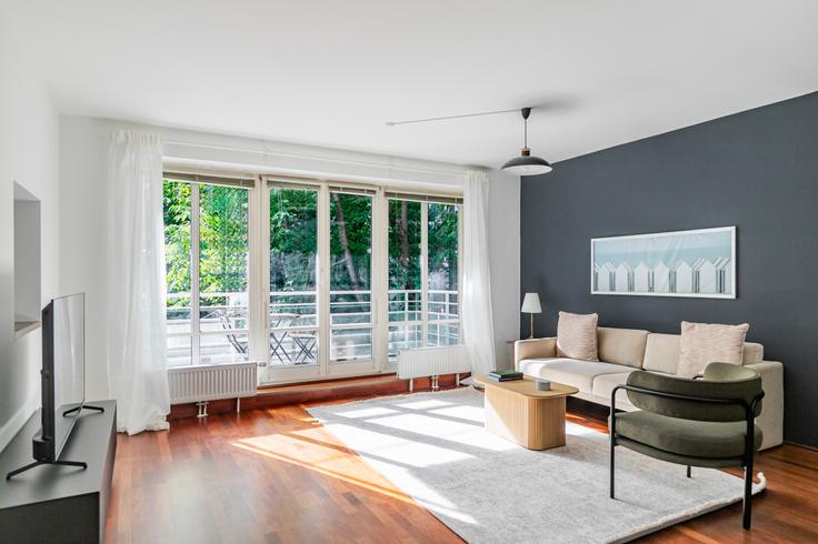 Elegante sala de estar con mobiliario moderno en un apartamento en Witthauergasse 25 en Vienna, Vienna Elegante sala de estar con mobiliario moderno en un apartamento en Witthauergasse 25 en Vienna, Vienna
