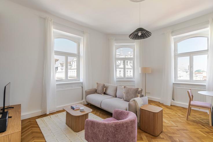 Vienna, Vienna에 위치한 Kochgasse 13 아파트의 세련된 인테리어가 돋보이는 거실