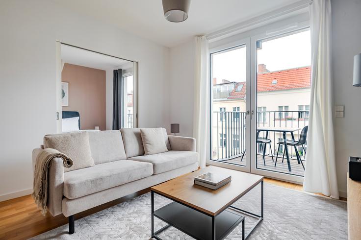 Salle de séjour élégante avec mobilier moderne dans un appartement à Dietrich à Berlin, Berlin