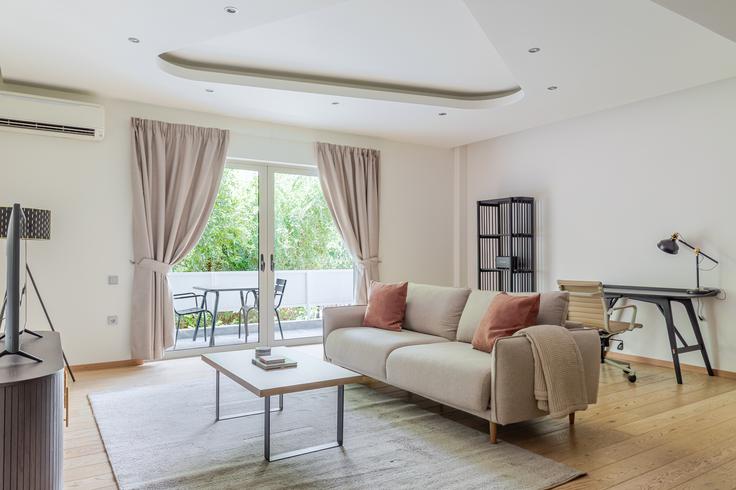 Salle de séjour élégante avec mobilier moderne dans un appartement à Sismanoglou 8, Psychico à North Athens, Athens
