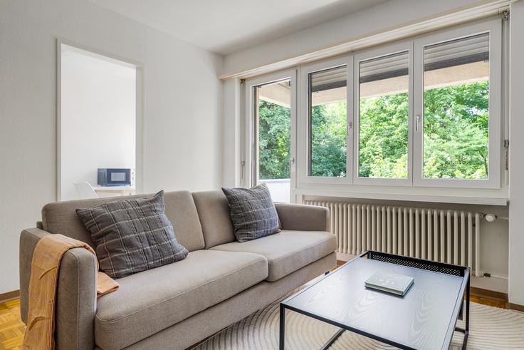 Zurich District 11의 Erchenbühlstrasse 49 (240)에 위치한 스튜디오 풀퍼니시드 아파트 – 사진 1장